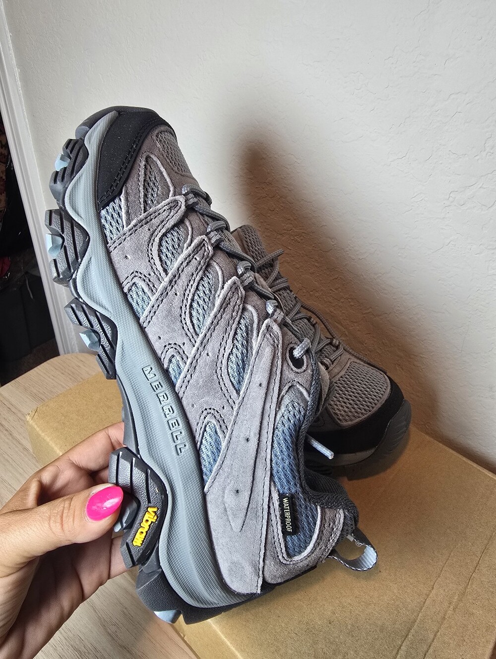Brand New Merrell MOAB 3 WP Hiking Shoes Womens Size 8 - Picture 3 of 6